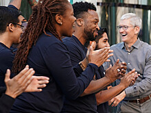 Сотрудники Apple пошли против Тима Кука