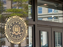Глава ФБР обнаружил в секретной комнате мешки с документами о Трампе и России