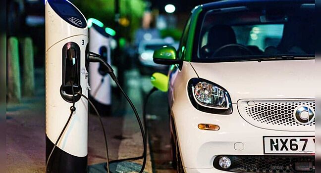 К 2025 году на улицах Великобритании появятся зарядные станции для электромобилей