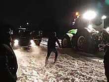 Снежный плен: две сотни машин застряли на Украине