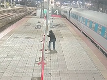 Транспортные полицейские города Бологое установили личность зацепера, ехавшего в Санкт-Петербург