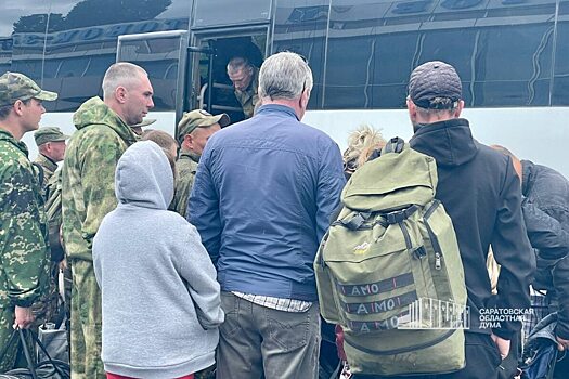 Очередная группа военнослужащих саратовцев отправилась из отпуска в зону СВО