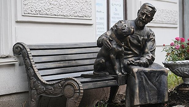 Памятник героям "Собачьего сердца" открыли в Петербурге