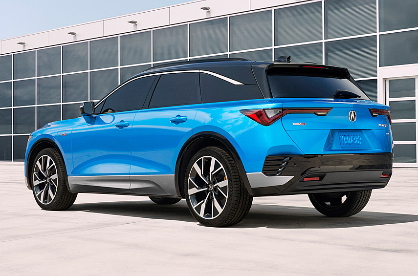 Кроме того, анонсированы более скромные модификации — базовая с 345-сильным двигателем на задней оси и двухмоторная неизвестной мощности.