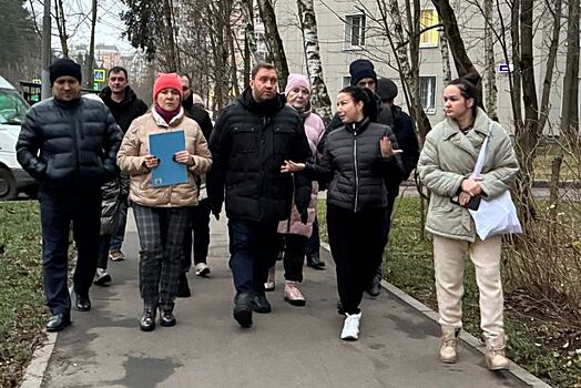 Глава управы района Савелки Игорь Костин 3 декабря провел обход территории 3 микрорайона