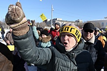 Не сожгли, но отшлёпали: в Челябинске на митинге «Стоп ГОКа» выбили ложь из политика