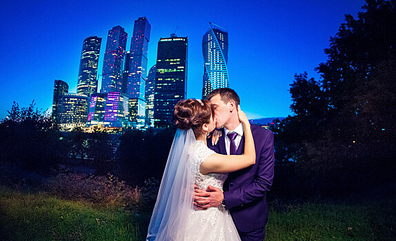 Около 6 тысяч пар выбрали необычные площадки для свадебной церемонии в 2020 году в Москве