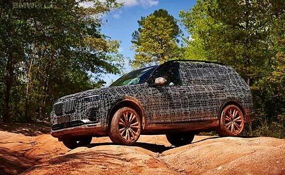 Испытания большого BMW X7 показали на видео