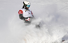 Слуев и Надыршина победили в параллельном гигантском слаломе на этапе КМ по сноуборду