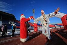 Красноярцы пробежали легкоатлетический «Рождественский полумарафон»