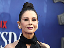 Кэтрин Зета-Джонс помянула покойного свекра Кирка Дугласа в день его рождения