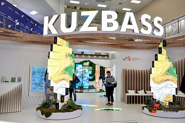 К 300-летию Кузбасса открыли четырехэтажный терминал аэропорта в Кемерове