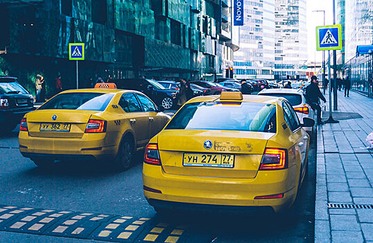 Чем обернется госрегулирование тарифов такси? Эксперты комментируют законопроект