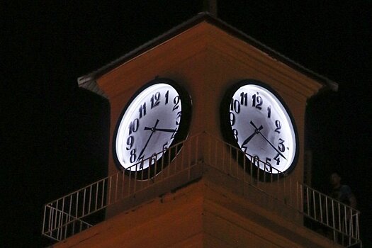 Знаменитые башенные часы в центре Краснодара показывали неточное время