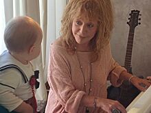 Алла Пугачева учит дочь Игоря Николаева музыке