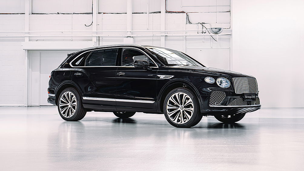Ателье Bentley Mulliner представило «коллекцию» Inspired by China, в которой источником вдохновения для оформления машин послужили знаменитые символы Поднебесной.