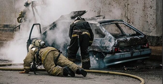 В Иванове ночью спалили два автомобиля