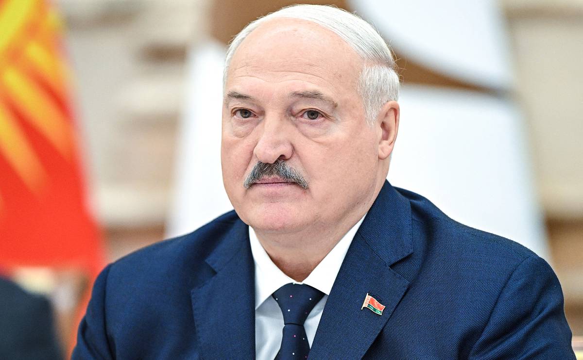 Лукашенко получил козу в подарок