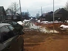 Уренская администрация прокомментировала инцидент с почтальоном, провалившимся в грязь