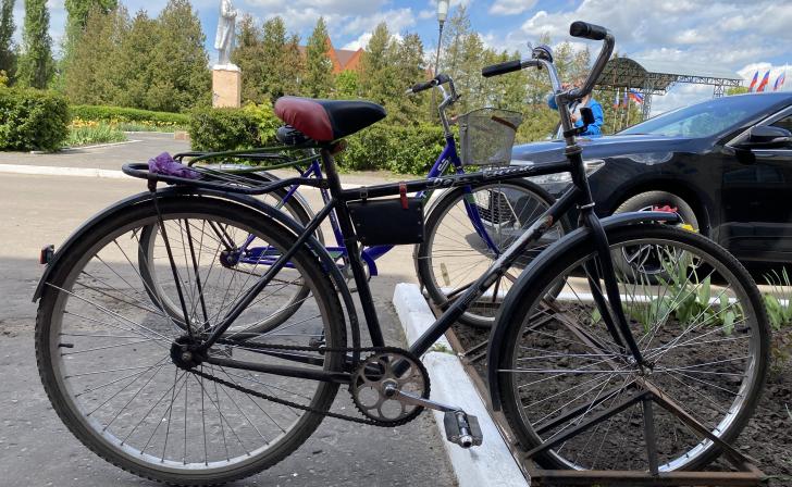 В Курске сотрудники полиции раскрыли кражу велосипеда у доставщика еды
