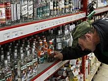 Средний класс в России перешел с виски на водку