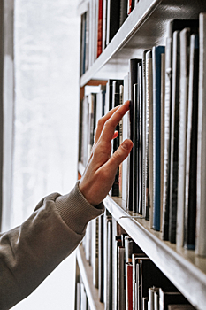 На «ЛитРес» продажи книг о нейросетях выросли на 59%