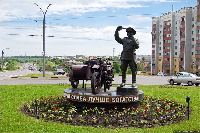 Памятник честному гаишнику, Белгород, Российская Федерация