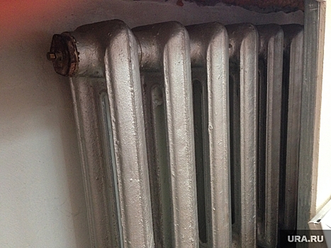В Екатеринбурге срезали батареи в доме, откуда еще не выехали жильцы