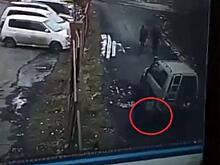 Видео мерзкого поступка приморцев перед снегопадом обсуждают в Сети