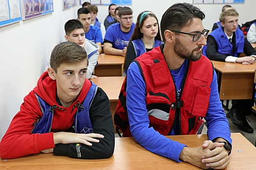 В Донецке состоялось чествование лучших волонтеров СВО