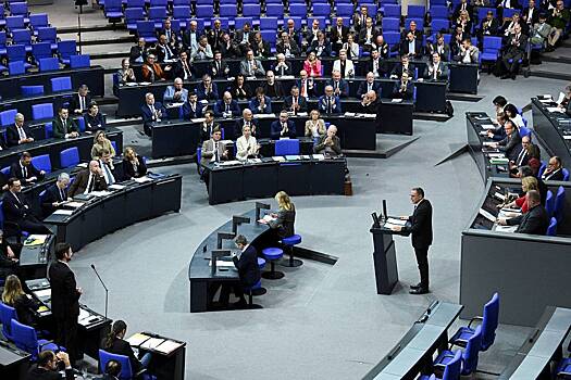 Европарламент принял резолюцию с призывом ввести миротворцев на Украину