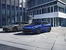 Toyota представила новую версию водородного Mirai