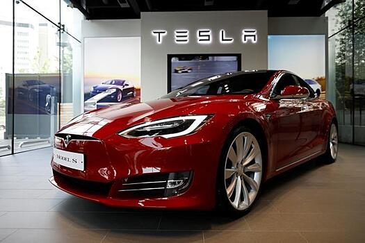 Прибыль Tesla впервые превысила $1 млрд
