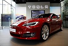 Утонувшая Tesla на Барвихе попала на видео