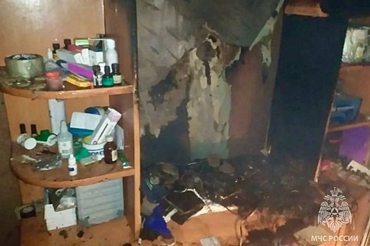 В Удмуртии мужчина устроил пожар, запустив 100 залпов фейерверка в квартире