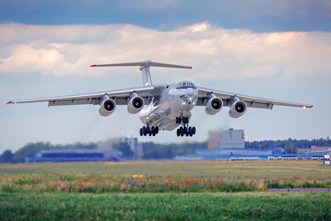 Ил-76мд-90а. Ил-76 военно-транспортный самолёт. Самолёт ил-76мд-90а. Ил 76 ВТА. Сколько двигателей у ил 76