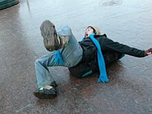 Москвичей предупредили о снеге и гололедице