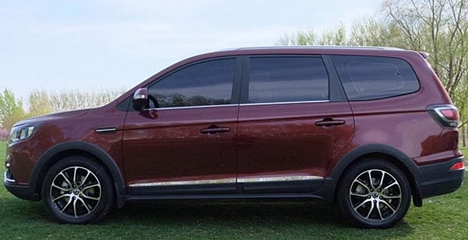 Озвучена стоимость семиместного кроссовера Dongfeng SX6