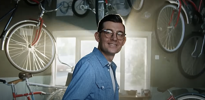 Toys "R" Us выпустили видео рекламу, созданную с помощью ИИ