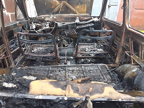 Заснувшие рыбаки едва не сгорели заживо из-за вспыхнувшего автомобиля в ЕАО