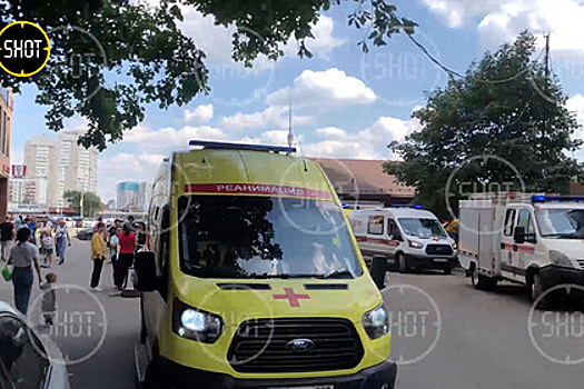 Грузовой лифт с людьми рухнул в помещении KFC в Москве