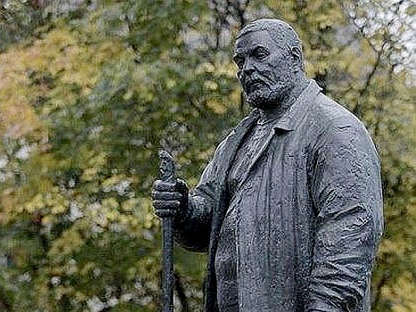 Памятник Савве Ямщикову открыли в Пскове
