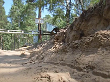 Подкоп под шлагбаум сделали автомобилисты, чтобы уехать с пляжа