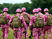 Розовая экипировка набирает популярность у ВСУ