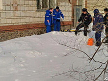 Сугроб спас пьяного новосибирца, упавшего с 8 этажа