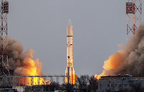 В РФ заключен первый контракт на запуск "Протона" среднего класса