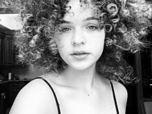 Афро, яркое окрашивание и красавчик-бойфренд: изучаем Instagram 15-летней дочери Ирины Пеговой