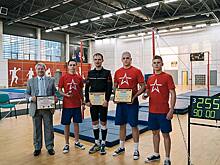 Преподаватель Омского кадетского военного корпуса установил мировой рекорд в комплексном силовом упражнении