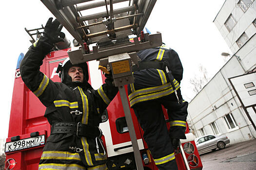 Пожарные эвакуировали 20 человек из кинотеатра на западе Москвы