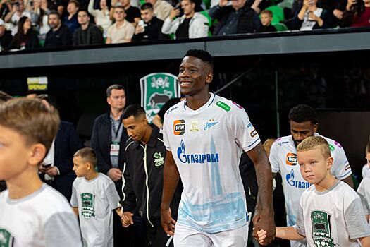 «В «Зените» нет рабства». Семак — о возможных трансферах на выход из-за лимита